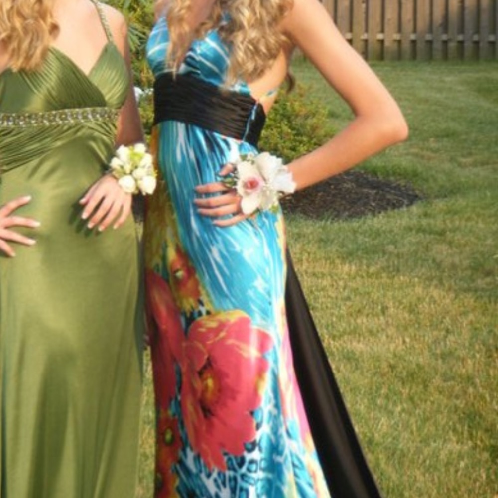 Prom dress. Multicolored long. Size 0